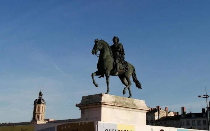 Dify Quatre Chapeaux - City Center