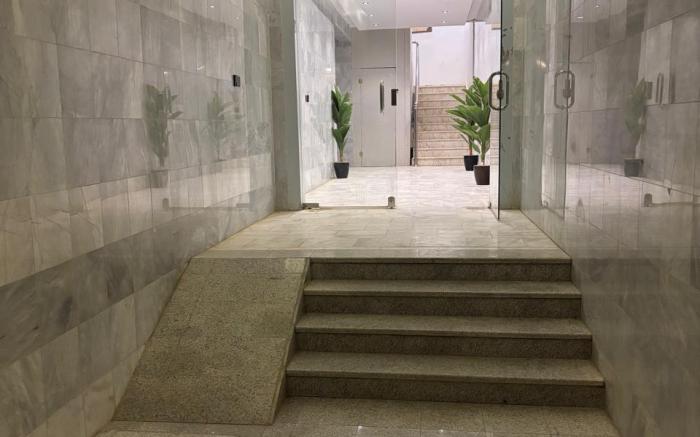 شقه بغرفه معيشه وغرفه نوم 