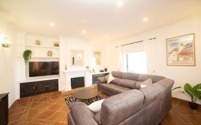 San Roque Golf Club Luxury 4-bed Villa + Swim Pool