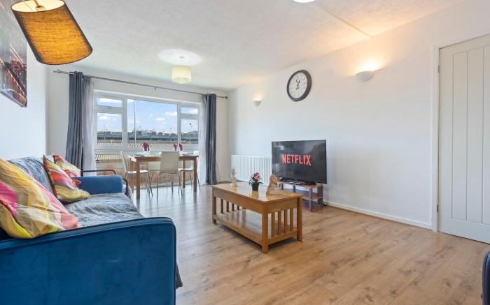 2 BedRoom 4 Bed flat with free parking sleeps7
