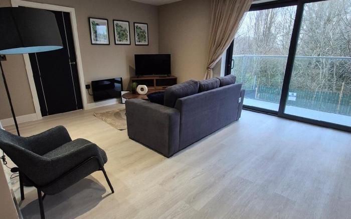 #23 Lux stylish 2 bed 2 bath with balcony NEC n12