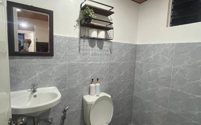 Bloomstone Urban Chill Cabin