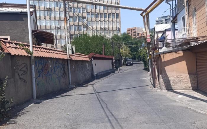 Dreamer's Den Hostel and Tours