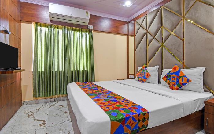FabHotel Samrat