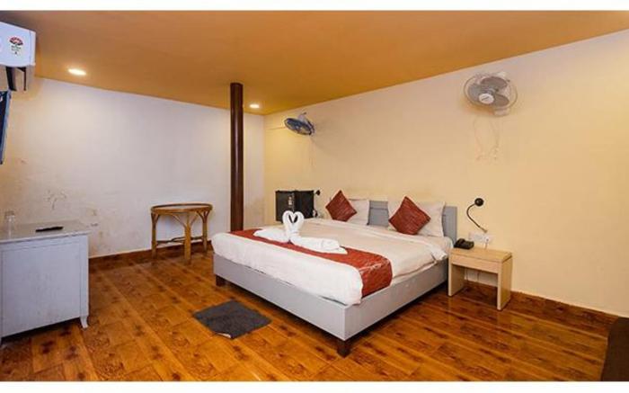 FabHotel Baga Village Home