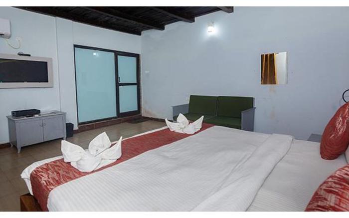 FabHotel Baga Village Home