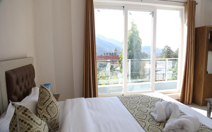 Hotel Yog Tapovan - Mountain View