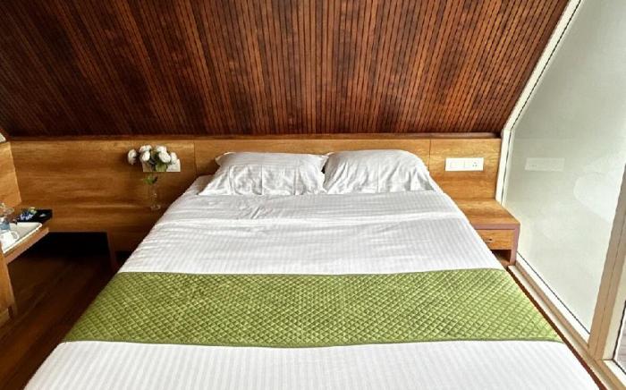 Heaven-Vadanapilly Beach Villa with Sunset Balcony