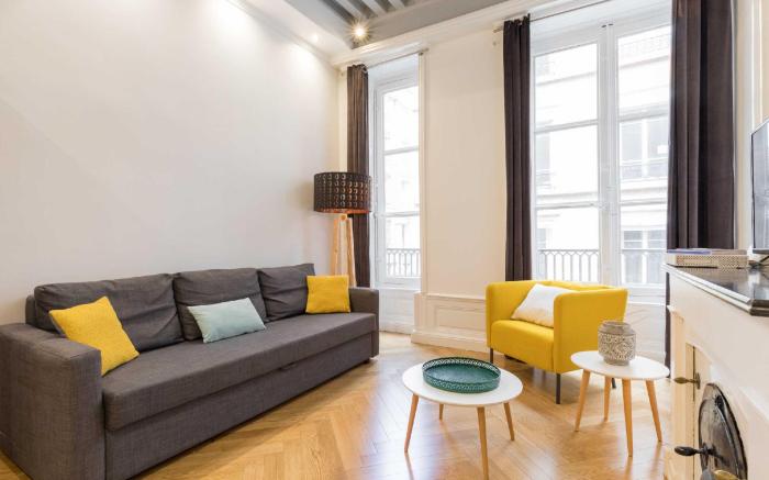 Bright apartment - 1BR- 4P- Downtown