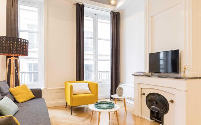 Bright apartment - 1BR- 4P- Downtown
