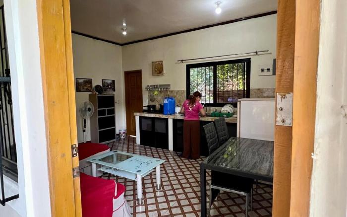 Aninuan Hideaway | Beach & Trail