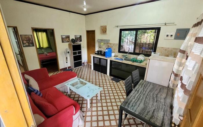 Aninuan Hideaway | Beach & Trail