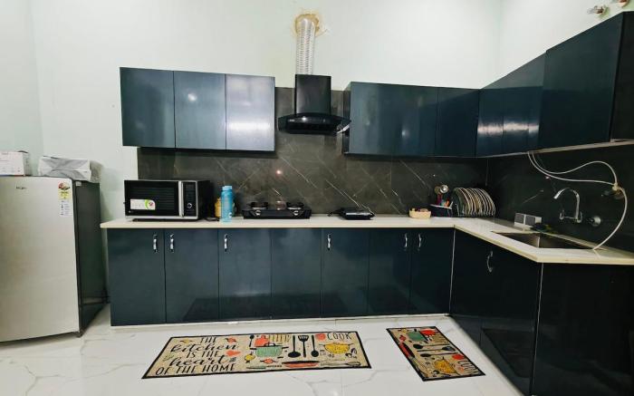 Euphoria Stay - 2 BHK "Cozy Mountain Homestay"