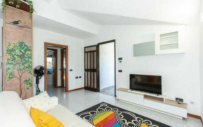 Bright Villa with Pool Near Lake Como & Milan