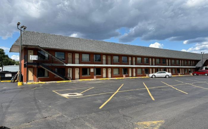 Hotel O Miami Inn & Suites Chicago Midway Airport
