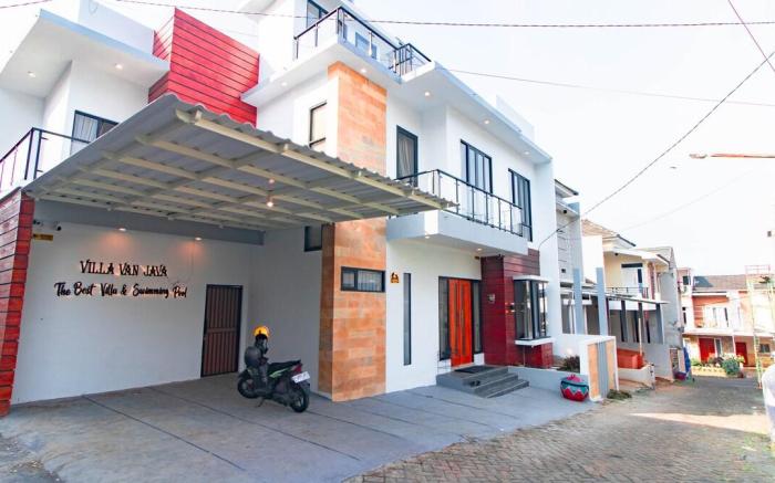 Villa Van Java with Private Pool and Karaoke Room