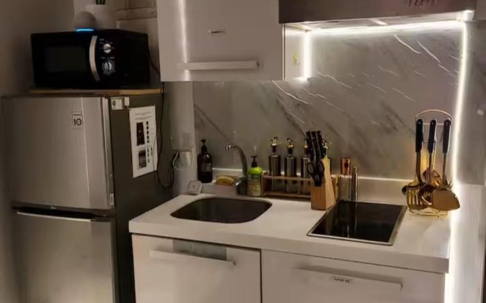 Incredible Makati Studio Unit/Stunning view &65"TV