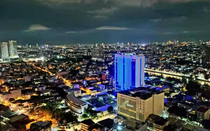 Incredible Makati Studio Unit/Stunning view &65"TV