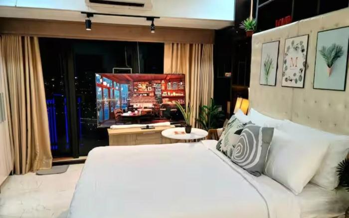 Incredible Makati Studio Unit/Stunning view &65"TV