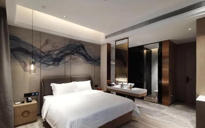 Paco Hotel Jinfeng Metro Guangzhou-Free Shuttle Bus during Canton Fair