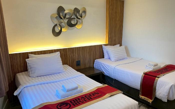 Dragon River Avenue Hotel