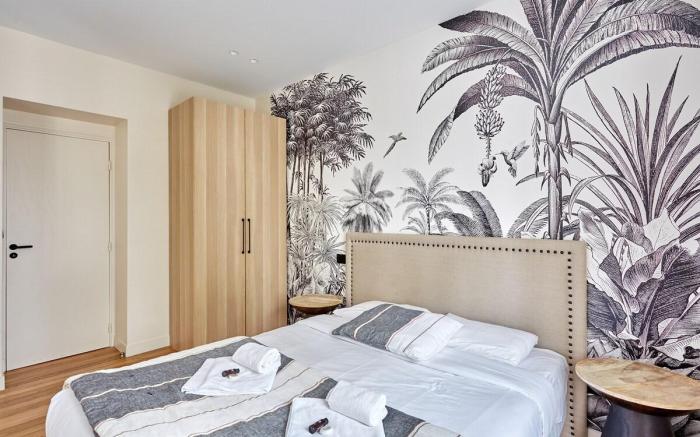 Modern Apartment Invalides Eiffel Tower