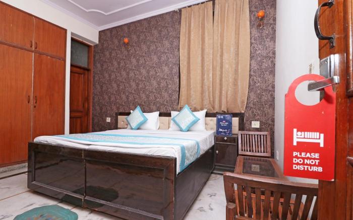 Hotel Hari Villa -Sec 11 Noida