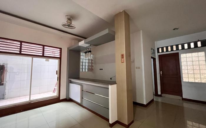 Hotel O Medan near Sun Plaza formerly Medan Baru House