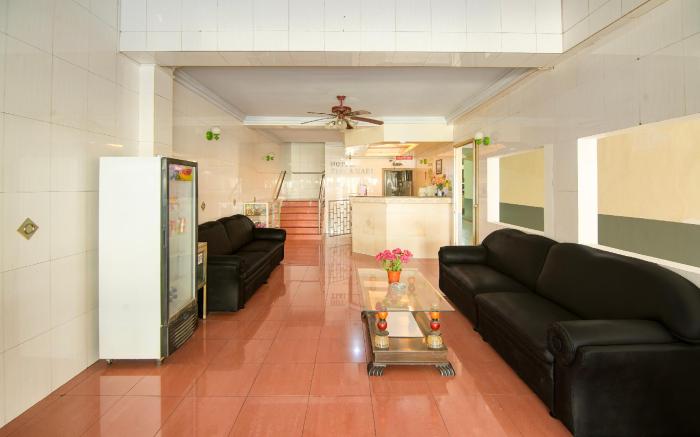 OYO 94786 Hotel Tiara Sari