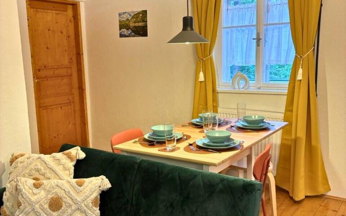 Apartment right on the river | Balcony-pure nature