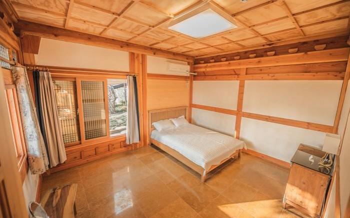 Bliss Hanok Private House Pension
