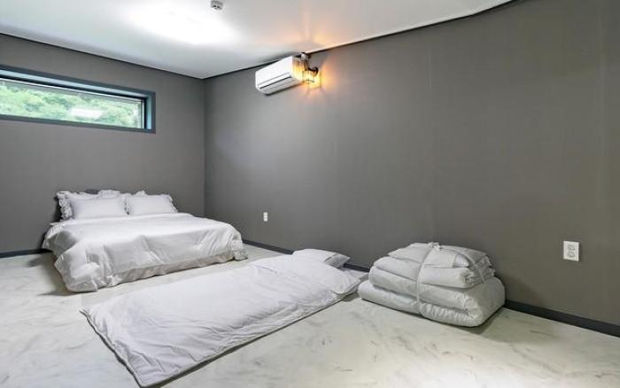 Muju Pool Villa Yellowstone