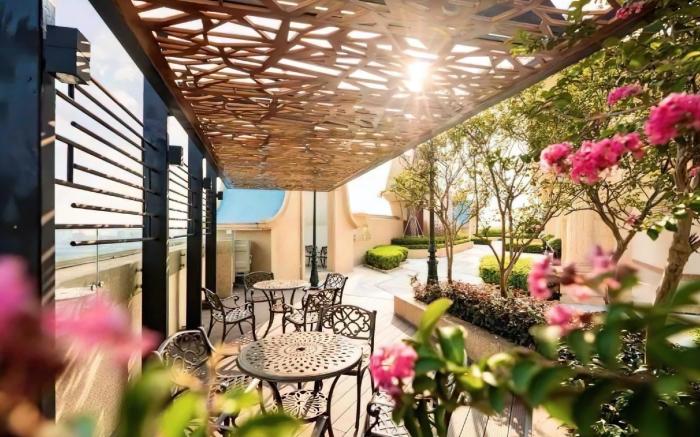 D El Dorado Westlake Luxury Apartments