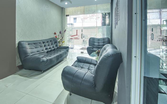 OYO 94781 Hotel Lucky Inn Makassar