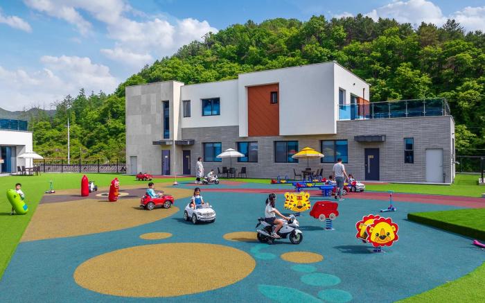 Loro Kids Pool Villa Resort