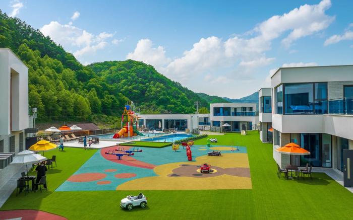 Loro Kids Pool Villa Resort