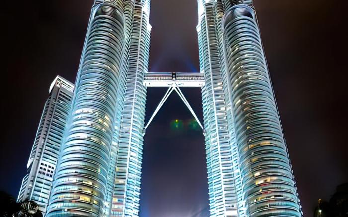 SOHO Suites KLCC by Emily in Town