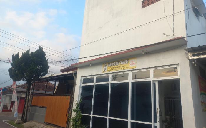 OYO 94771 White House Arafah Syariah