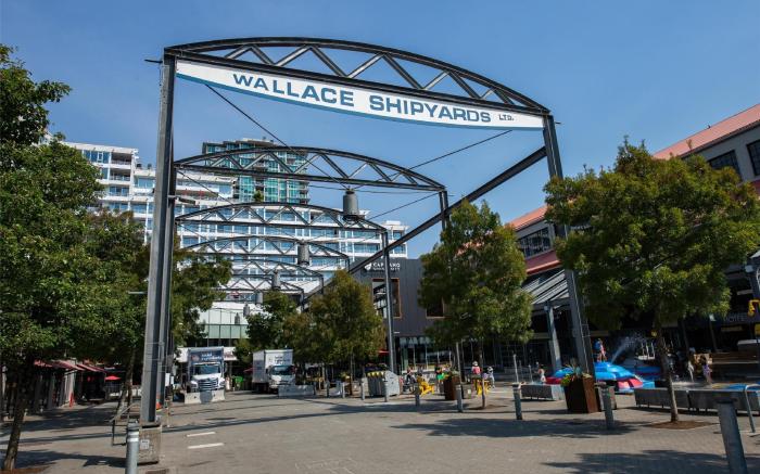 Coast Lonsdale Quay Hotel