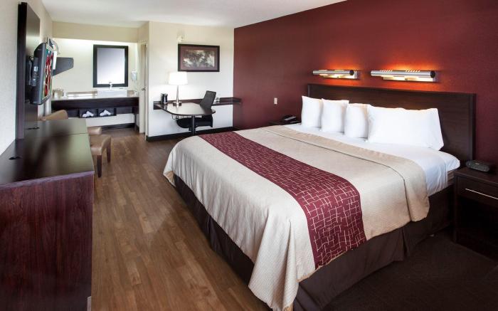 Red Roof PLUS+ Philadelphia Airport