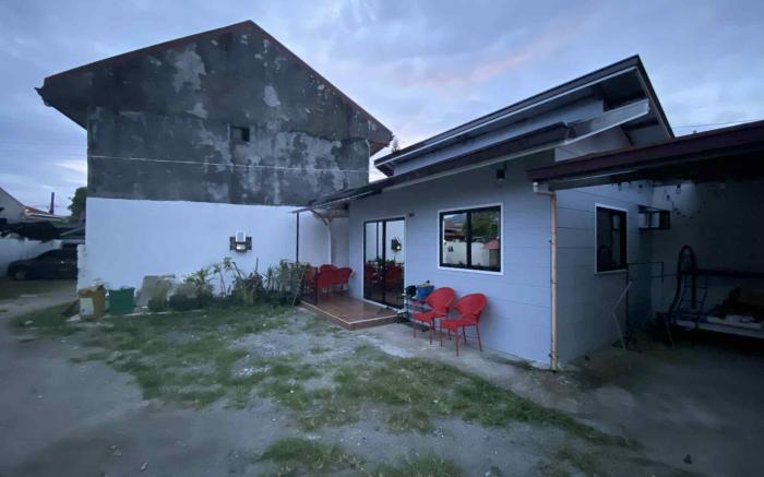 Los Glomos RestHub Unit A1