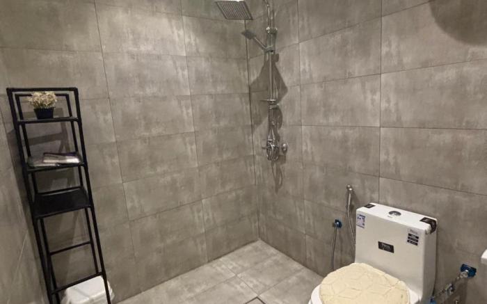 “شقة عصرية وأنيقة بموقع مميز،