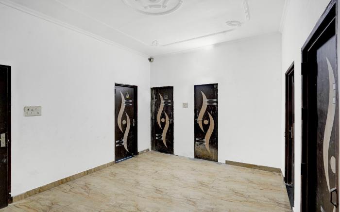 SPOT ON PRIYANSHU RESIDENCY & PARI INN GUEST HOUSE & STAY HOME