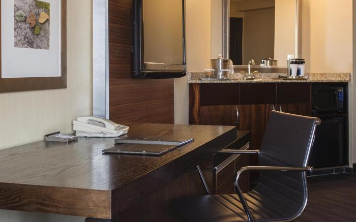 Hilton Winnipeg Airport Suites