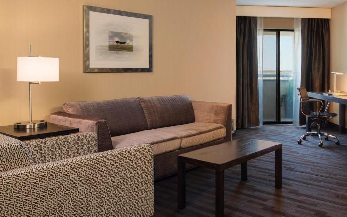 Hilton Winnipeg Airport Suites
