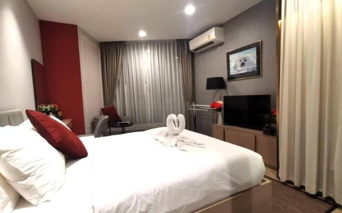 Studio Sky Pool@Edge Central Pattaya A7 NO TV