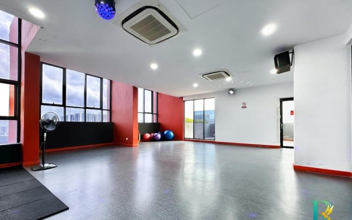 Delight Suite. VSummer @2BR 4Pax near CIQ&RTS