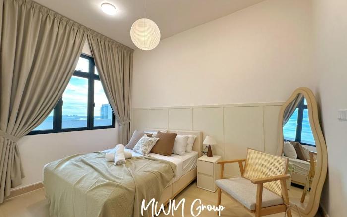 Meldrum Heights | Muji Creamy House| Walks to CIQ