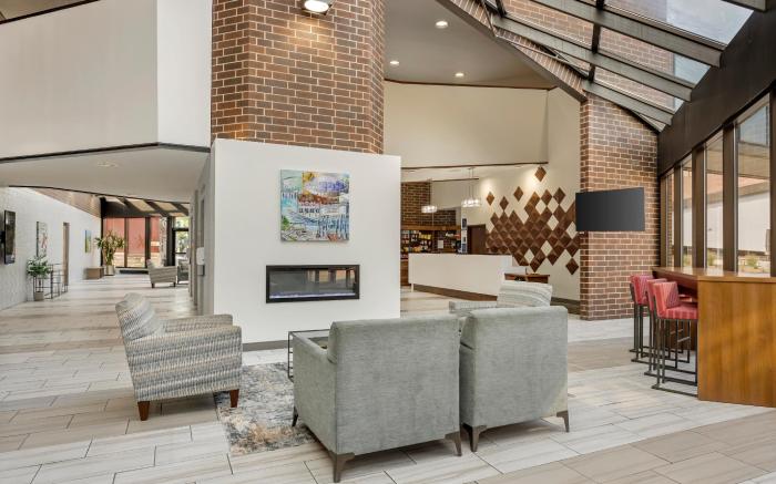 Executive Residency by Best Western Waterloo & Cedar Falls