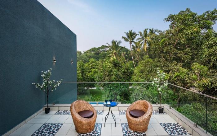 SaffronStays Six Degrees: 6BR pool villa, Alibaug
